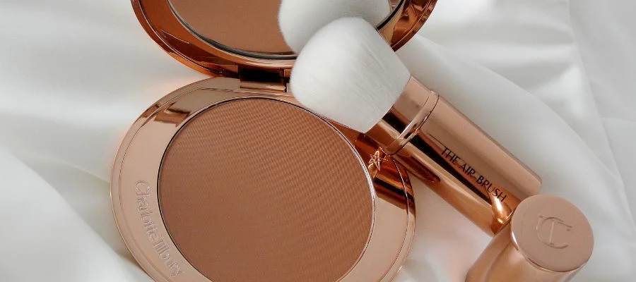 Charlotte Tilbury brush for bronzer