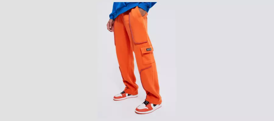 RELAXED CARGO JOGGER WITH CONTRAST STITCH