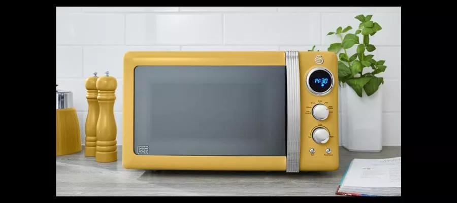 Swan SM22030 Retro Digital Microwave yellow