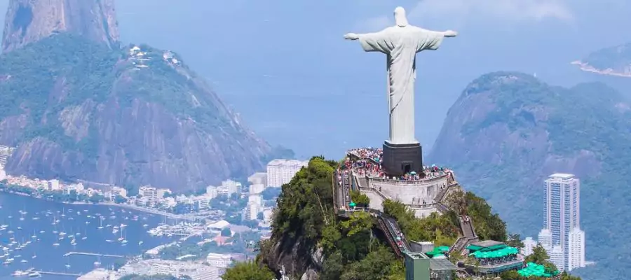 A virtual tour of the top 7 famous landmarks in the world