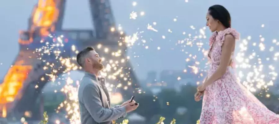 What is the best time for a proposal at Eiffel Tower?
