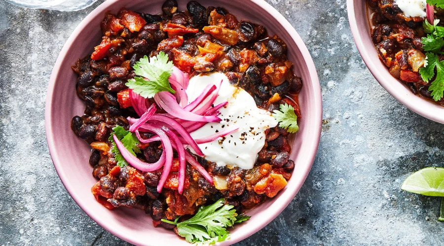 One-Pot Kidney Bean and Vegetable Chili Quick and Easy Comfort | hermagic 