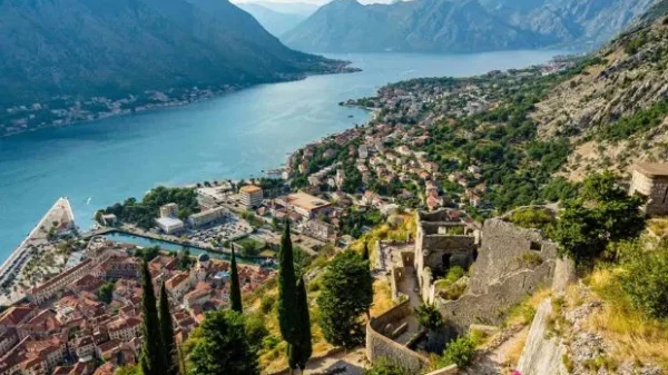 Cheap flights to montenegro