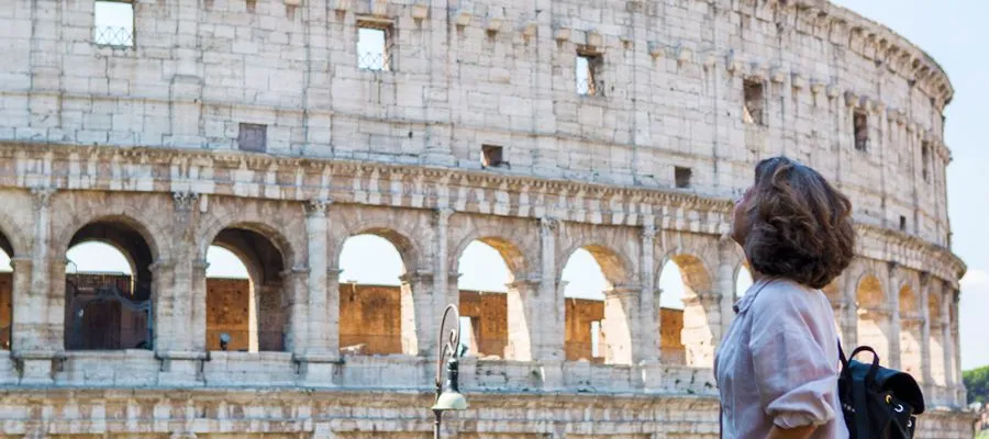 Navigating the Colosseum Solo Travel Hacks