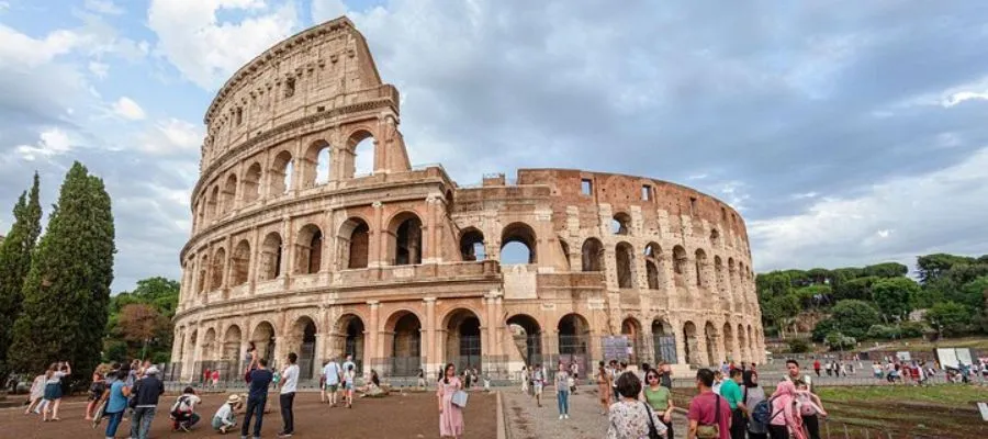 Solo-Friendly Attractions with the Colosseum