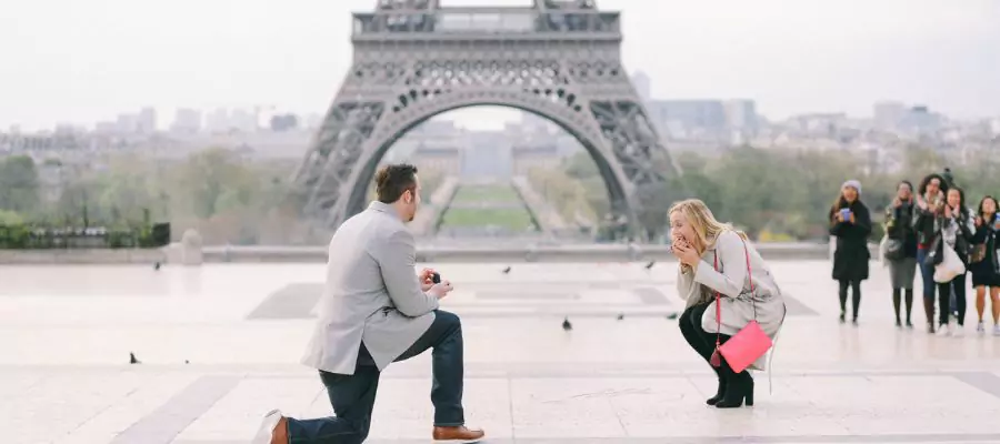 Eiffel Tower Proposal Photography