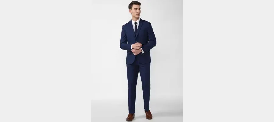 Men's tailored fit suits