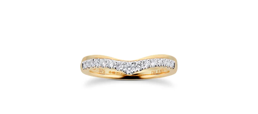 9ct yellow gold 0.25ct claw set diamond wedding ring 