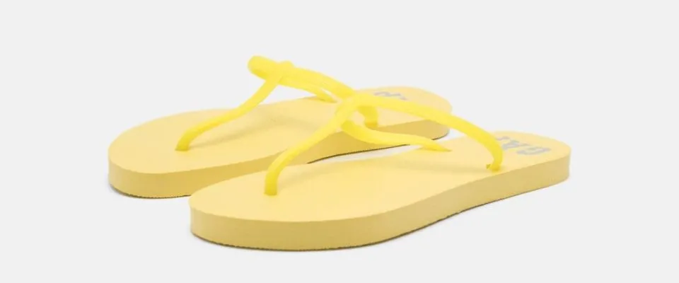 GAP Flip-Flops Yellow