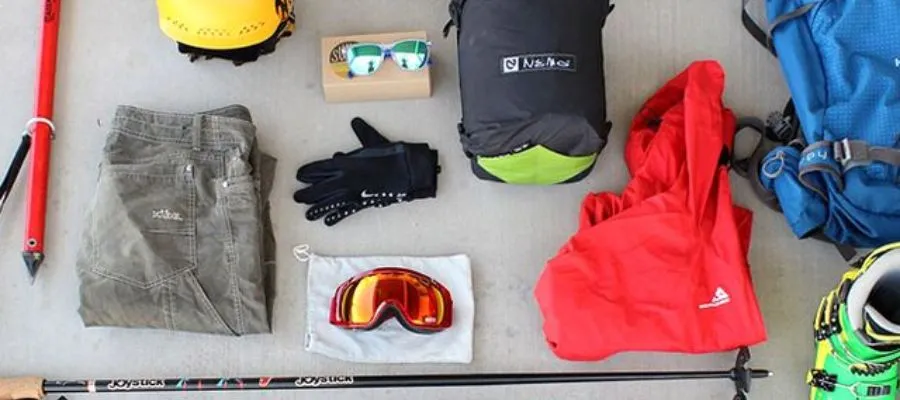 Men skiing accessories