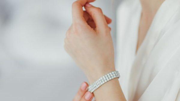 Diamond bracelets for women
