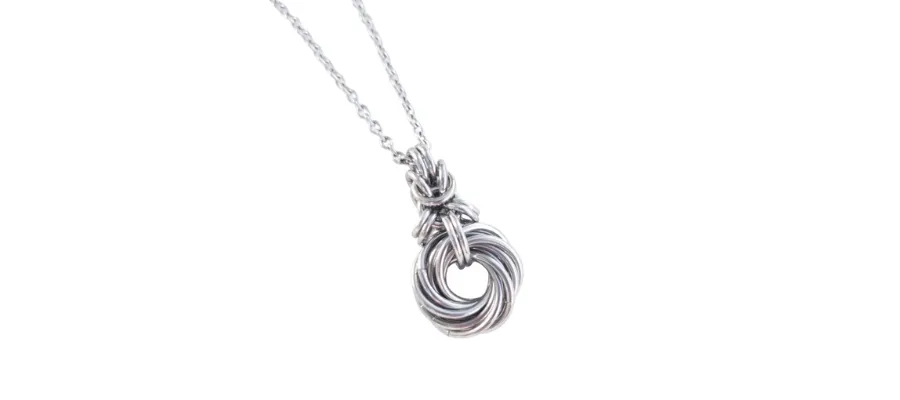 11 steel rigns love knot necklace