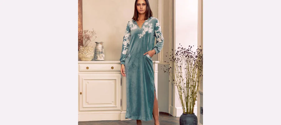 Marjolaine pixie velvet dressing gown