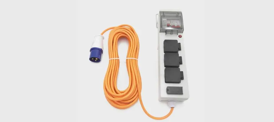 Mobile Mains Kit with USB-15m | Oglooks
