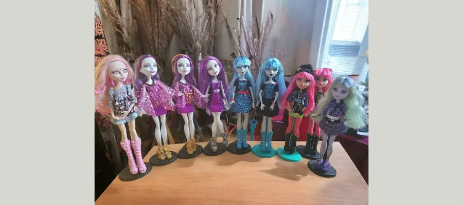 Pack of Monster High Dolls