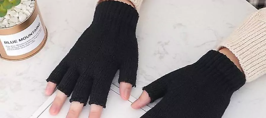 Fingerless gloves