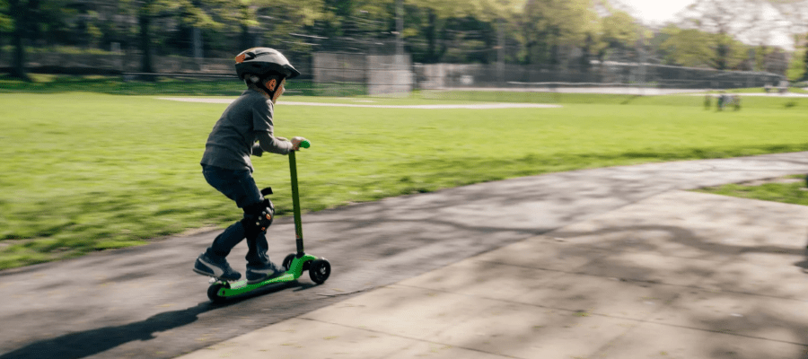 kid's electric scooter