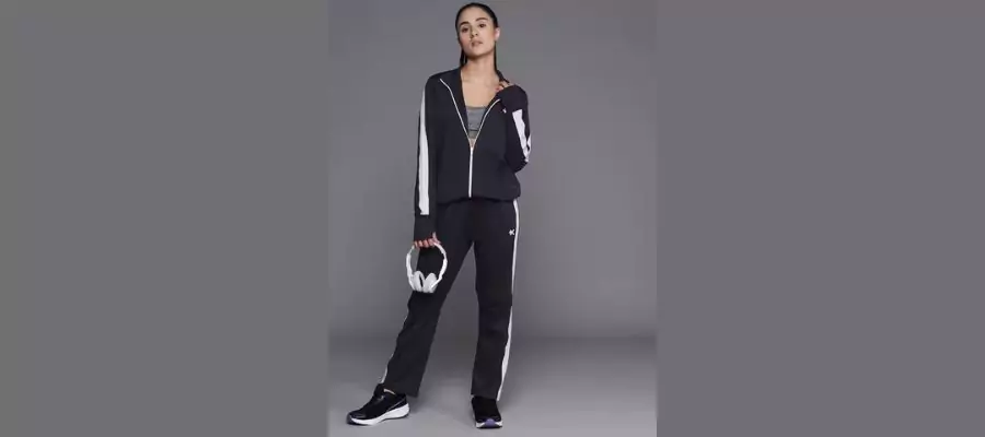 Women's tracksuits for gym workouts