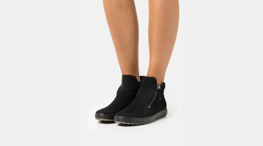 Ecco- Black Short Soft Boots 