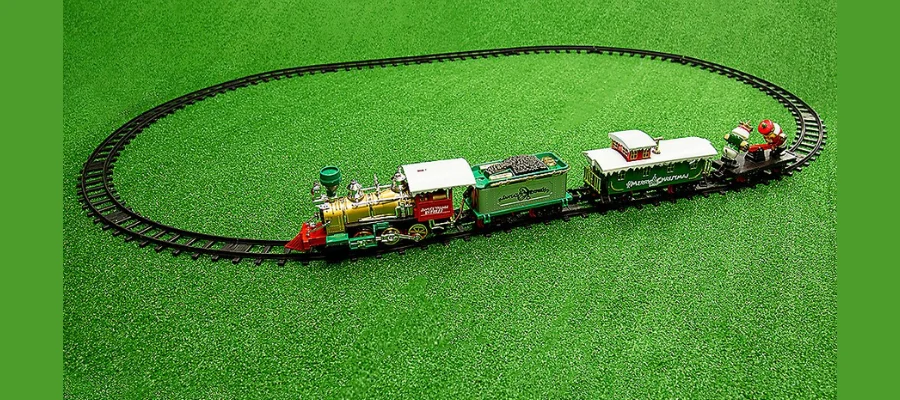 Genr8 Battery Operated Christmas Train 
